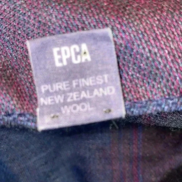 Italian Wool Scarf - Picture 3 of 4